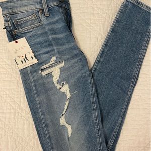 NEW WITH TAGS. GIGI HADID x TOMMY HILFIGER JEANS.